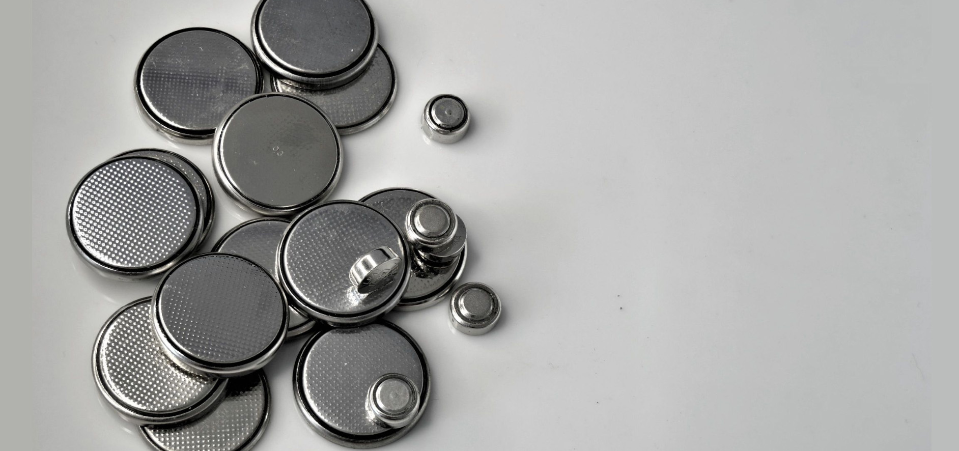 Button battery model and specification size comparison